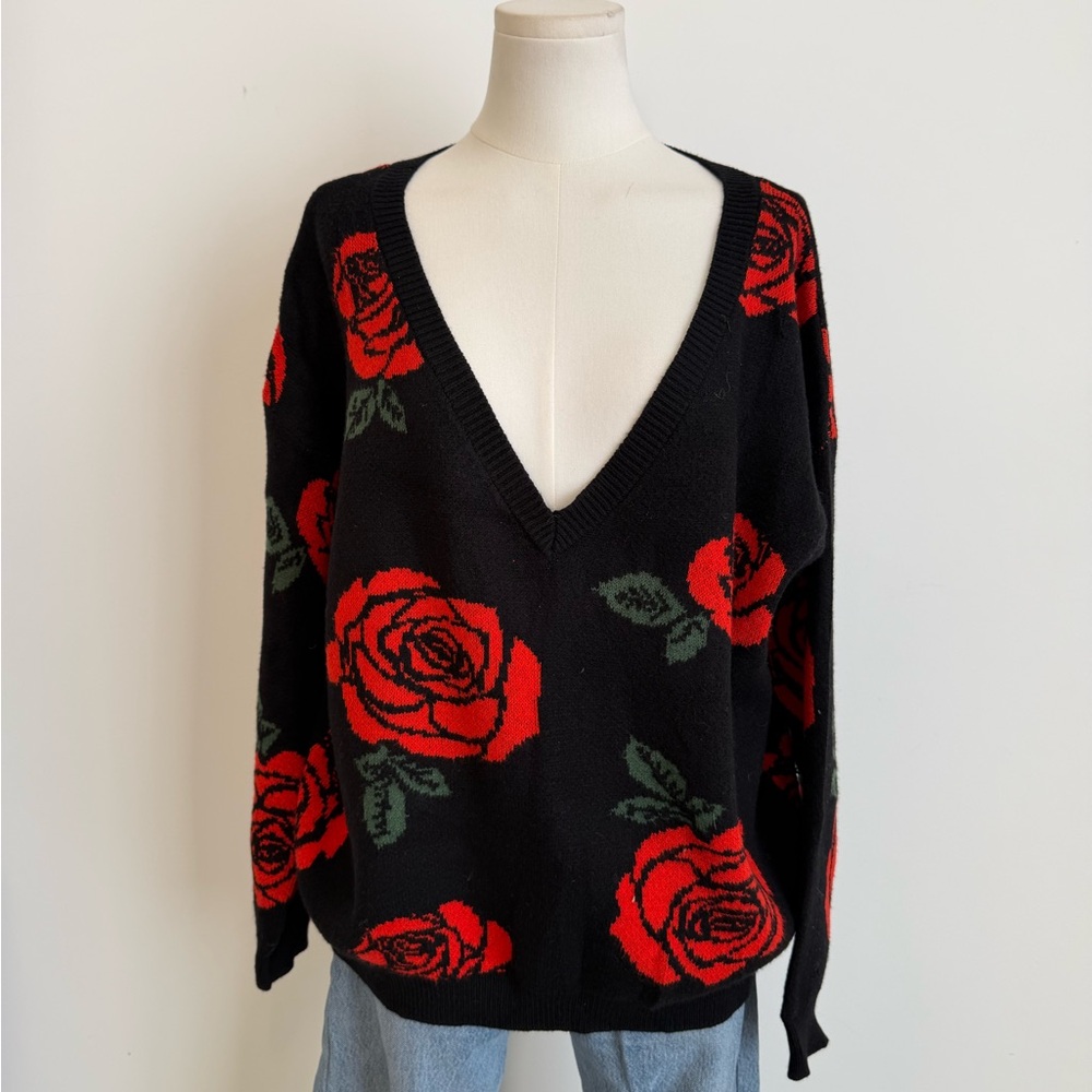 Beach Riot Joey Sweater in Red Roses - Picture 4 of 9